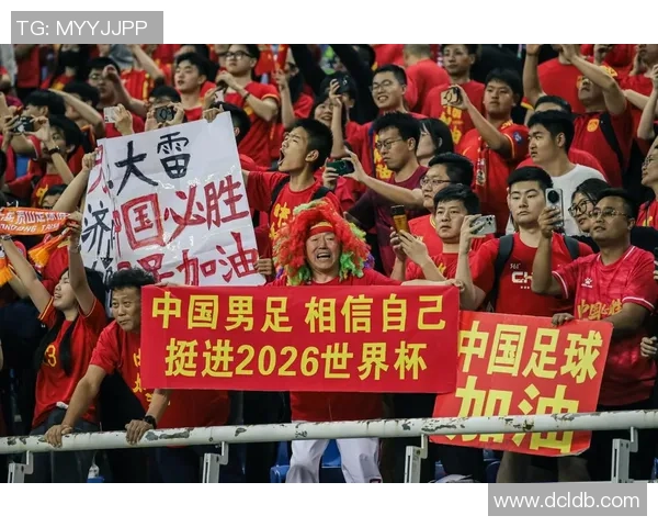 哪个足球明星在场上场下对姐姐的骂声最多引发了怎样的争议与讨论